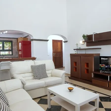Holiday home Casa Fatmar Montana Roja-piscina Privada Playa Blanca (Lanzarote)